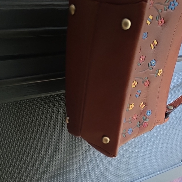 Patricia Nash Floral Embroidered Tan Leather Crossbody Bag - Picture 9 of 9
